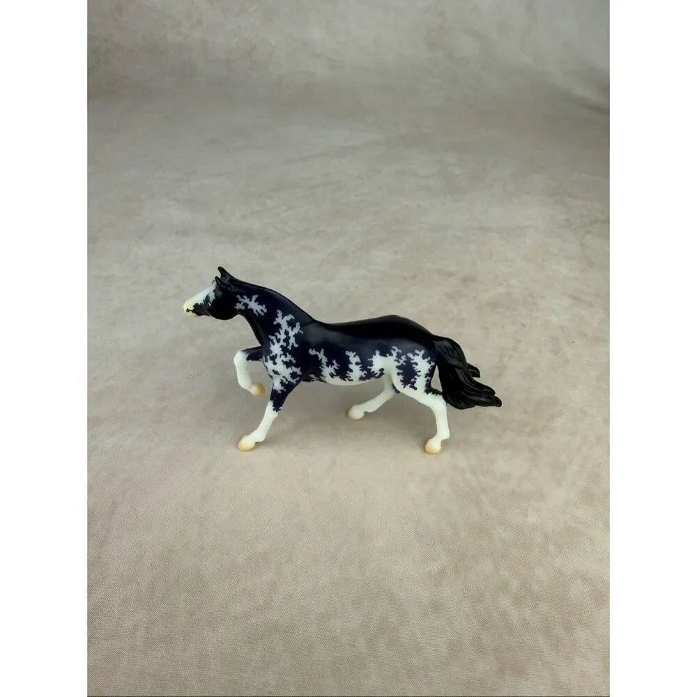 Breyer Stablemate Club Lanin Breyer Horse